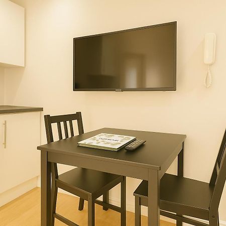 One Bedroom Apartment In City Centre カーディフ エクステリア 写真